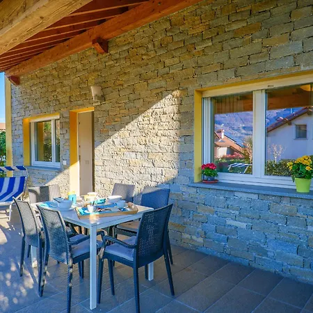 Apartamento Rose Gialla Firsia Garten Eg Colico