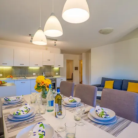 Rose Gialla Firsia Garten Eg * Colico